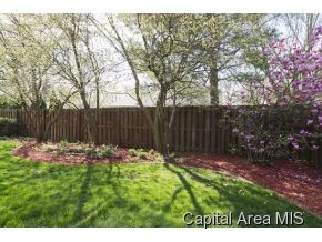 2700 Hazelnut Drive Springfield, IL 62702 - Photo 3 of 22 Gallery Image 3