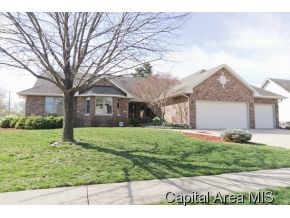 2700 Hazelnut Drive Springfield, IL 62702 - Photo 4 of 22 Gallery Image 4