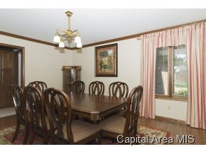 2700 Hazelnut Drive Springfield, IL 62702 - Photo 6 of 22 Gallery Image 6