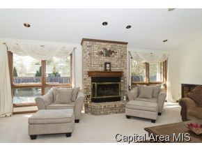 2700 Hazelnut Drive Springfield, IL 62702 - Photo 8 of 22 Gallery Image 8