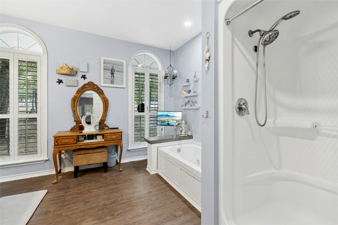 412 Woody Hollow Road Luling, TX 78648 - Photo 23 of 39 a living room with furniture