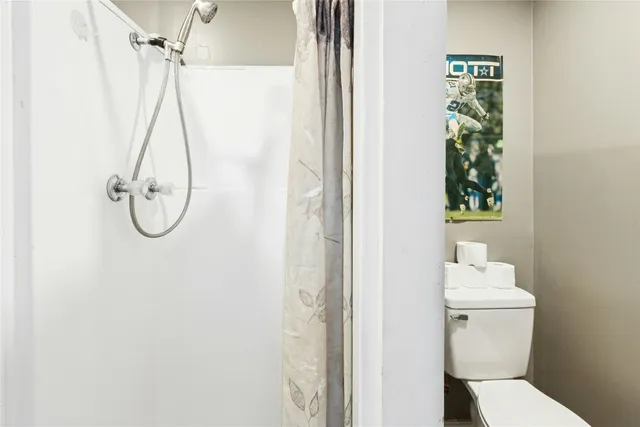 $889,900 | 412 Woody Hollow Road, Luling, TX 78648