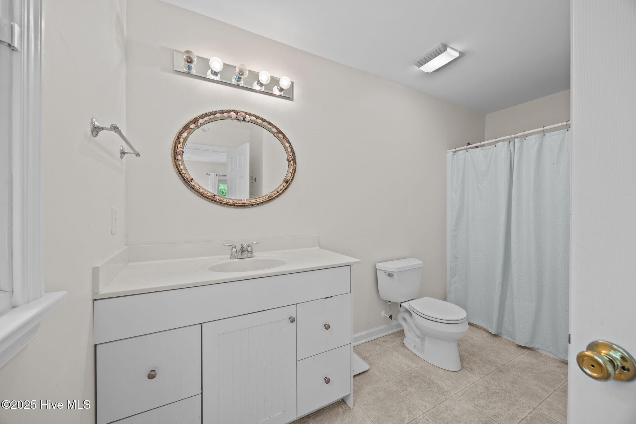 514 Robin Lane Corolla, NC 27927 - Photo 13 of 31 24-web-or-mls-IMG_9095