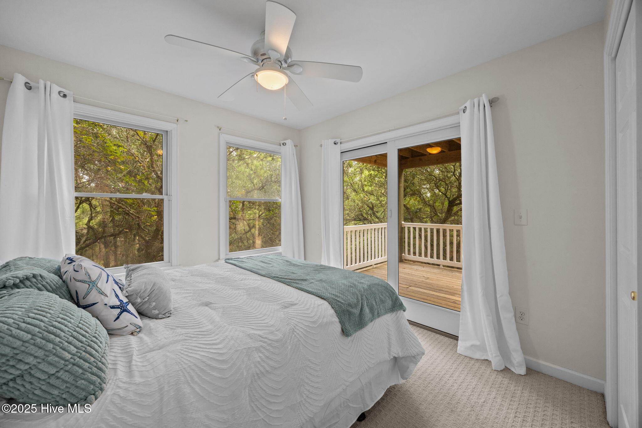 514 Robin Lane Corolla, NC 27927 - Photo 15 of 31 54-web-or-mls-19-print-IMG_9062_1