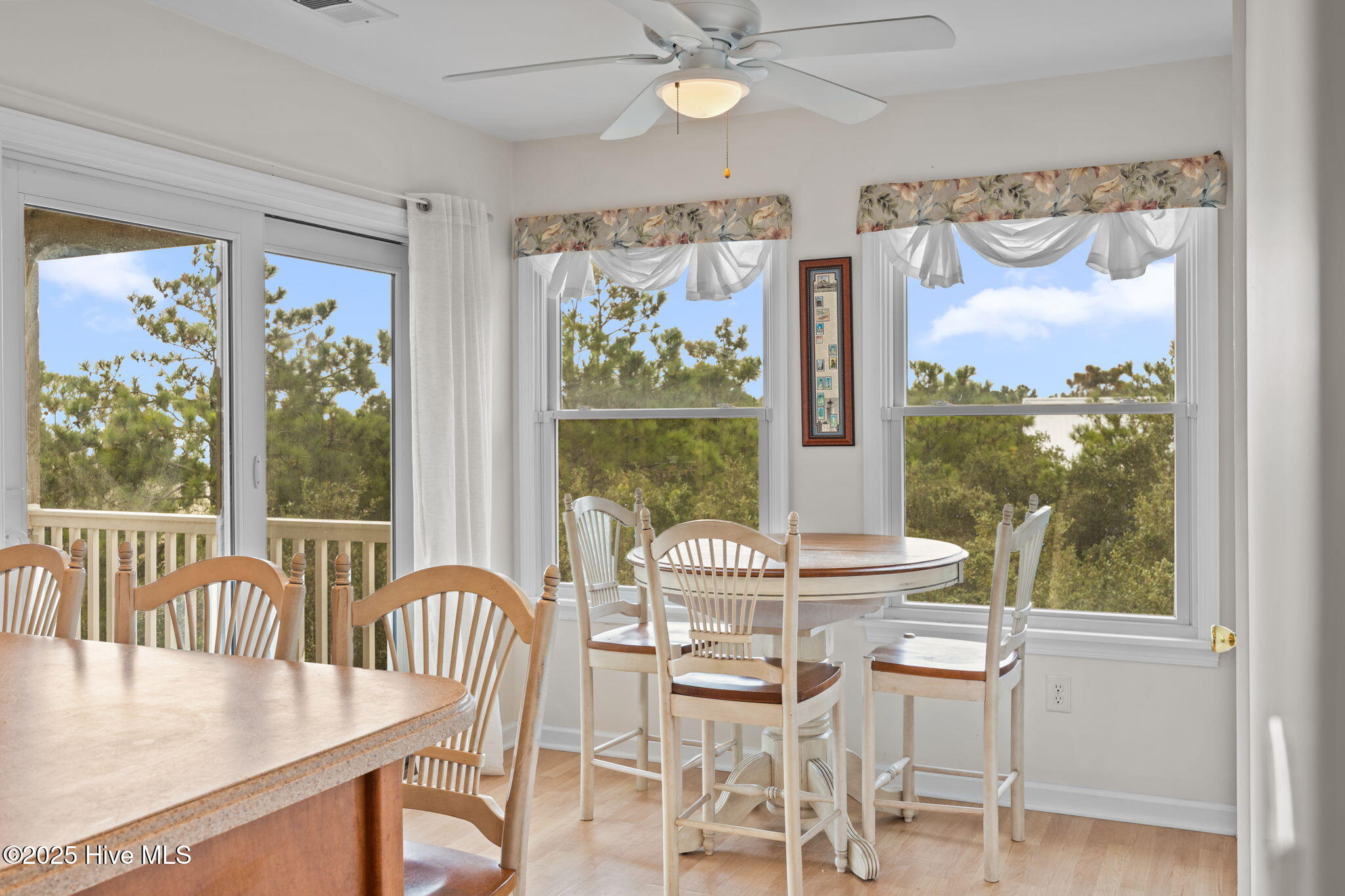 514 Robin Lane Corolla, NC 27927 - Photo 10 of 31 33-web-or-mls-IMG_9133