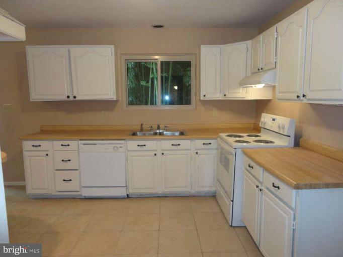 1300 Singer Road Joppa, MD 21085 - Photo 14 of 26 Kitchen