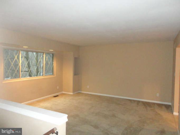 1300 Singer Road Joppa, MD 21085 - Photo 8 of 26 Living Room