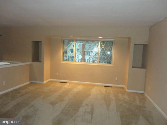 1300 Singer Road Joppa, MD 21085 - Photo 9 of 26 Living Room