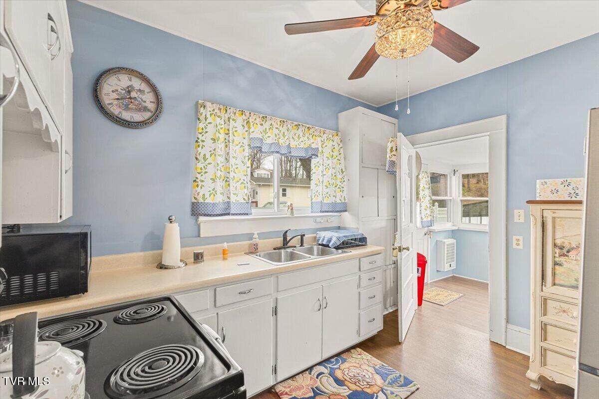 752 North Main Avenue Erwin, TN 37650 - Photo 17 of 39 15-128A6112