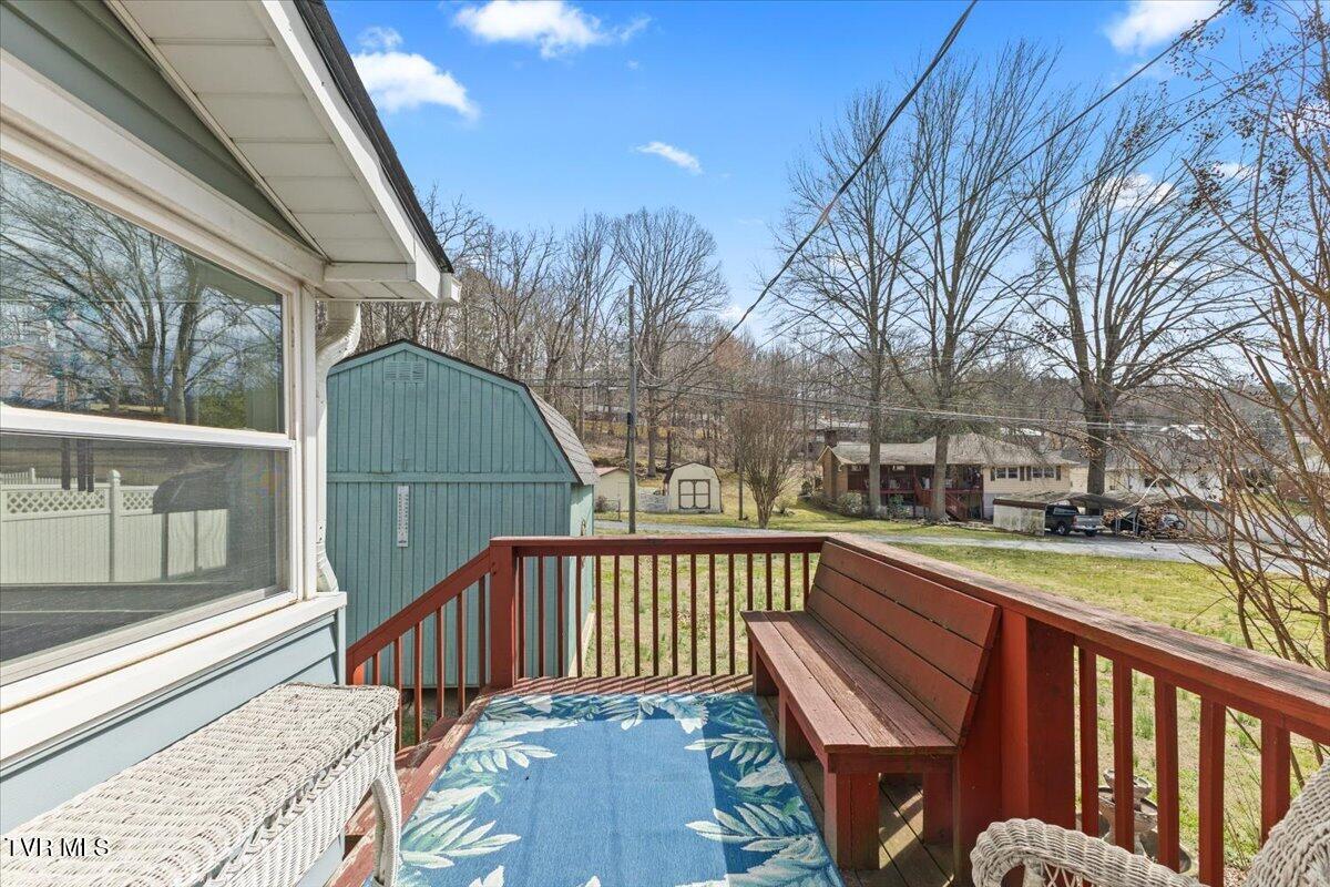 752 North Main Avenue Erwin, TN 37650 - Photo 5 of 39 06-128A6086