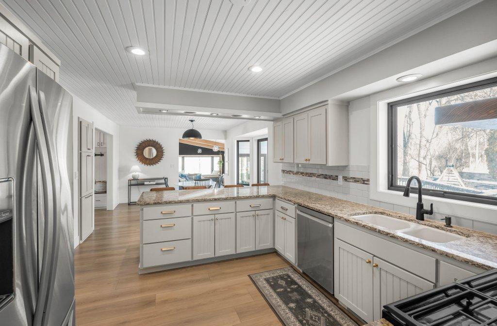 9740 67th Avenue North Maple Grove, MN 55369 - Photo 11 of 42