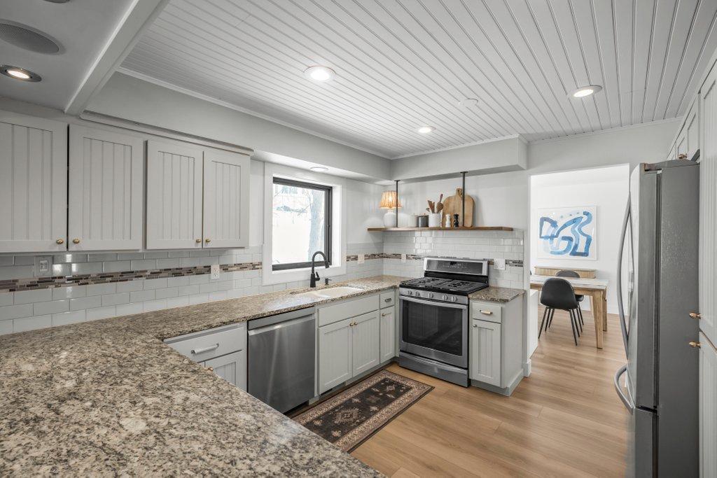 9740 67th Avenue North Maple Grove, MN 55369 - Photo 10 of 42