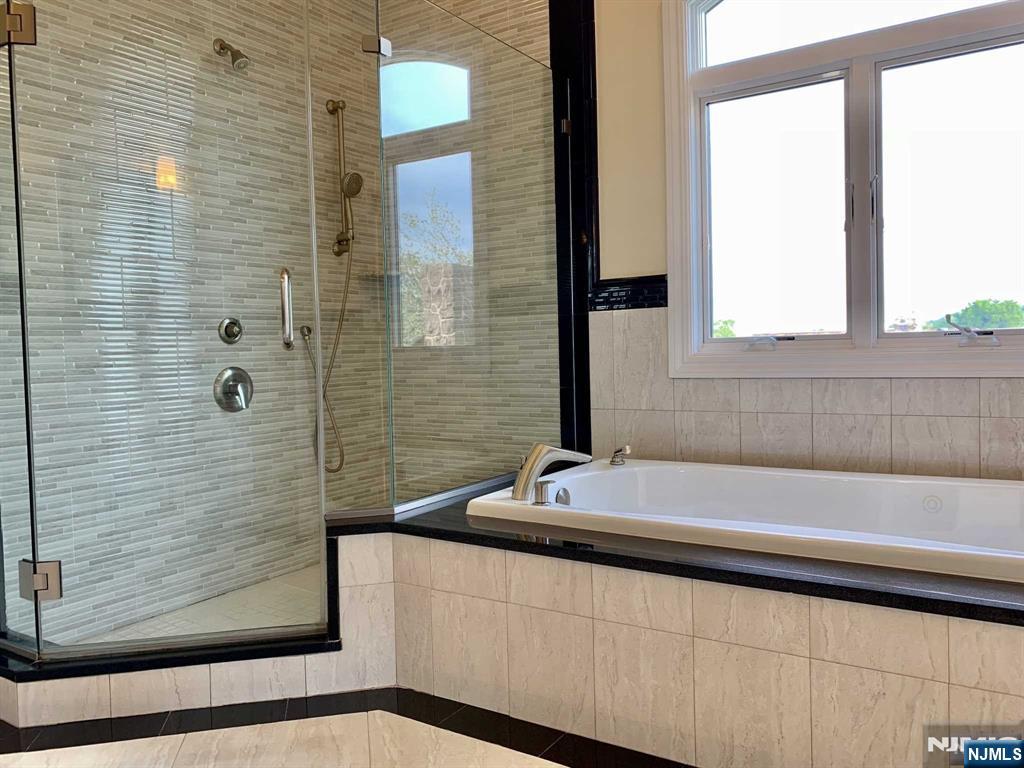 219 Roff Avenue, Unit B Palisades Park, NJ 07650 - Photo 8 of 14