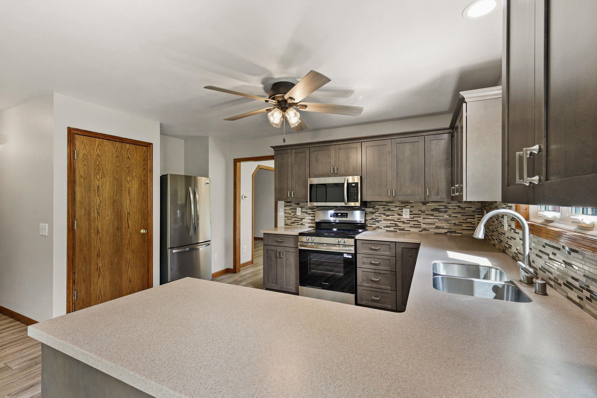 3702 Spring Hill Court Middleton, WI 53562 - Photo 10 of 50 Gallery Image 10