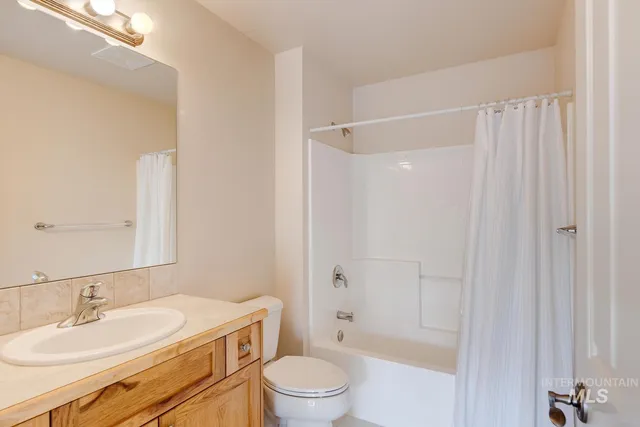 $635,000 | 5855 West Farm Mkt Road, Garden City, ID 83714