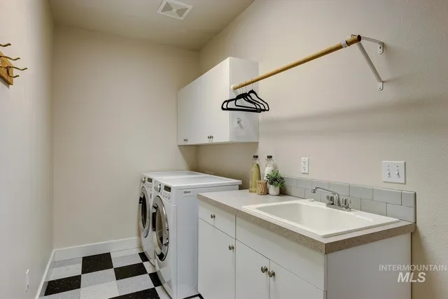 $635,000 | 5855 West Farm Mkt Road, Garden City, ID 83714