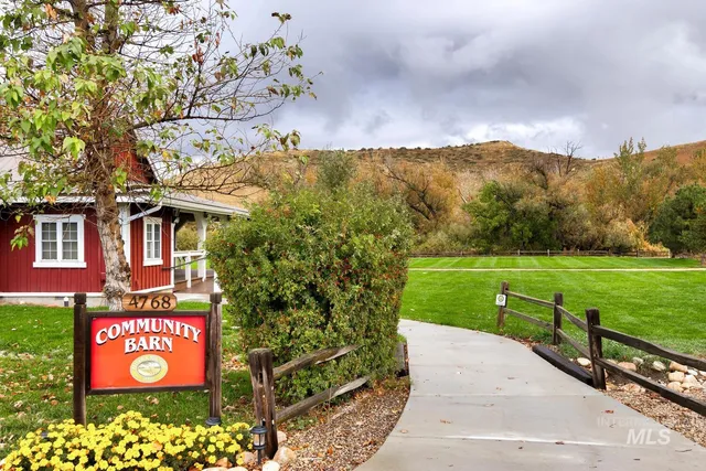 $635,000 | 5855 West Farm Mkt Road, Garden City, ID 83714