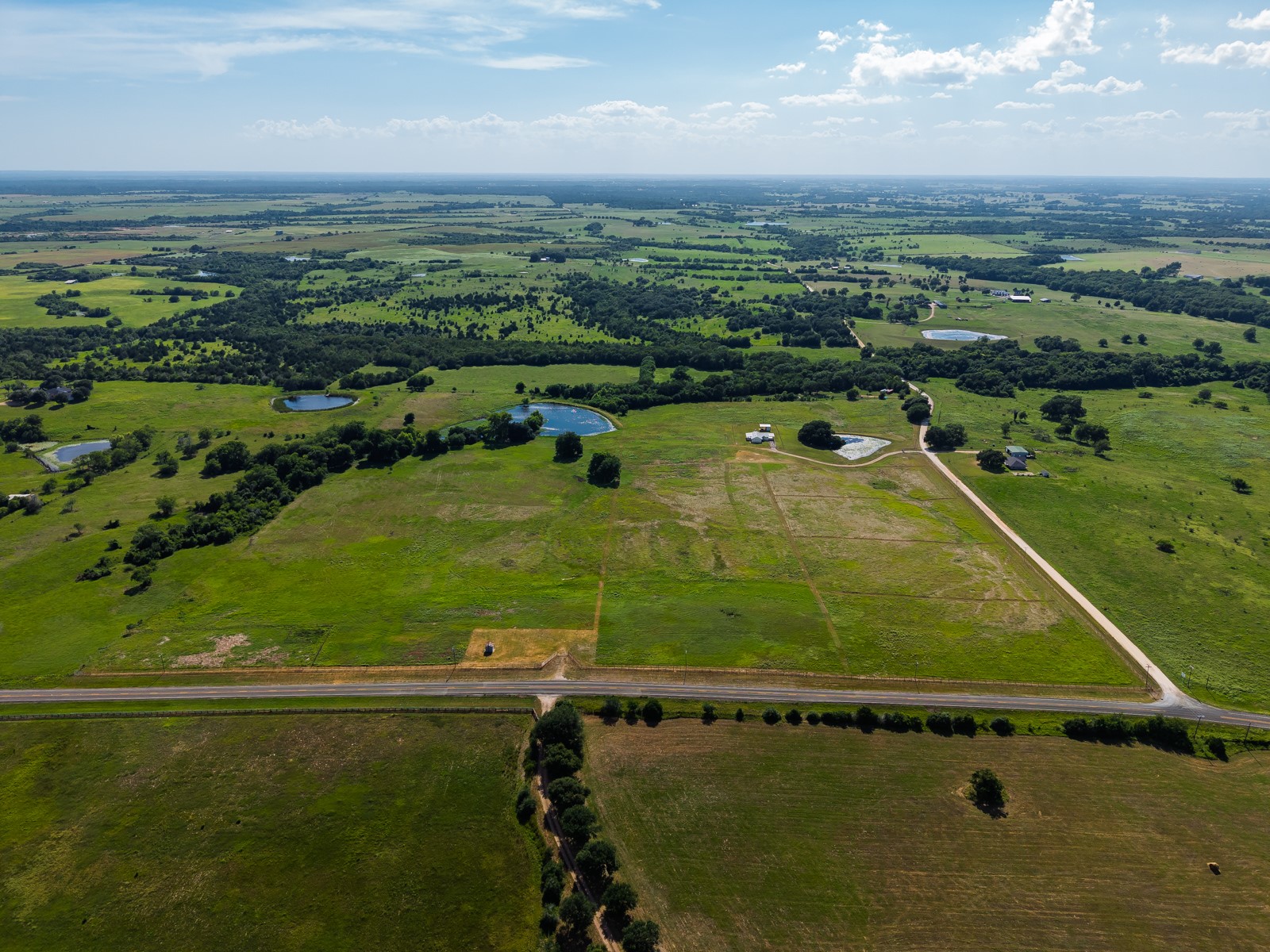 8245 Tottenham Road Bellville, TX 77418 - Photo 4 of 8 Gallery Image 4