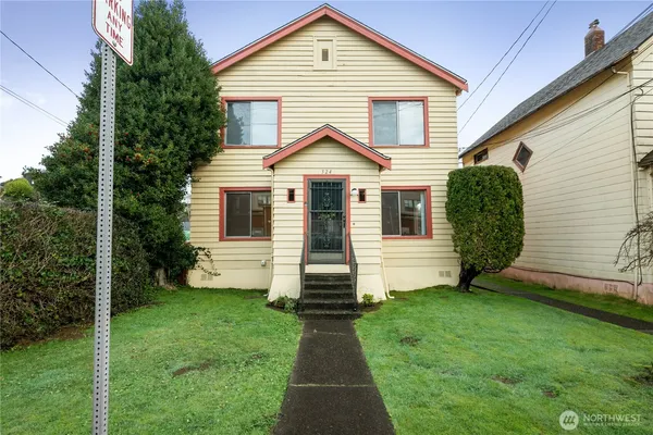 $300,000 | 324 North F Street, Aberdeen, WA 98520