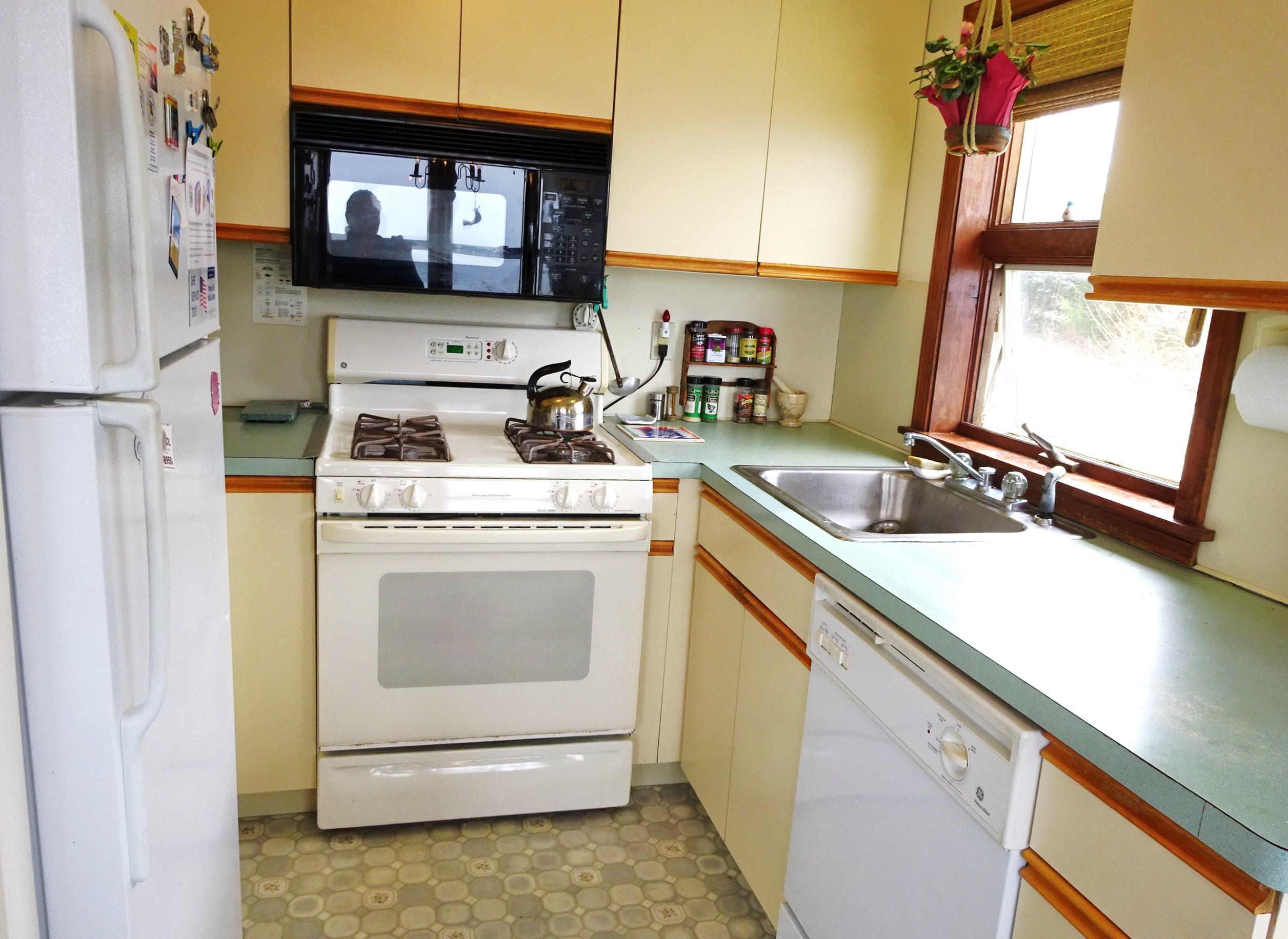 385 Shurtleff Road Eastham, MA 02642 - Photo 8 of 34 DSC00580