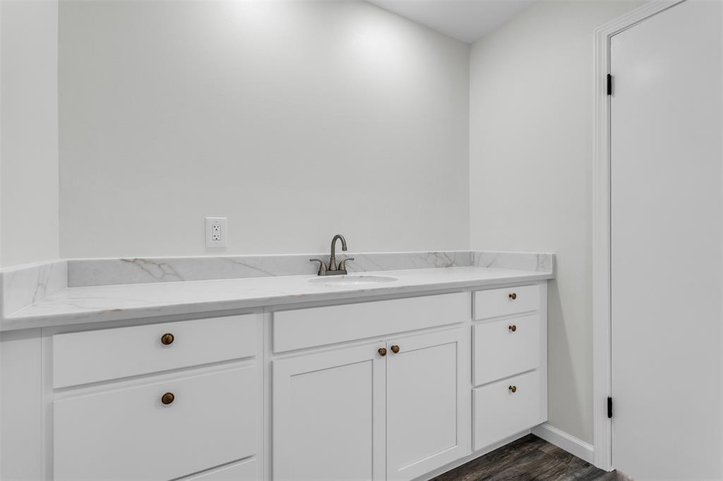 6234 Bandera Avenue, Unit A Dallas, TX 75225 - Photo 19 of 28