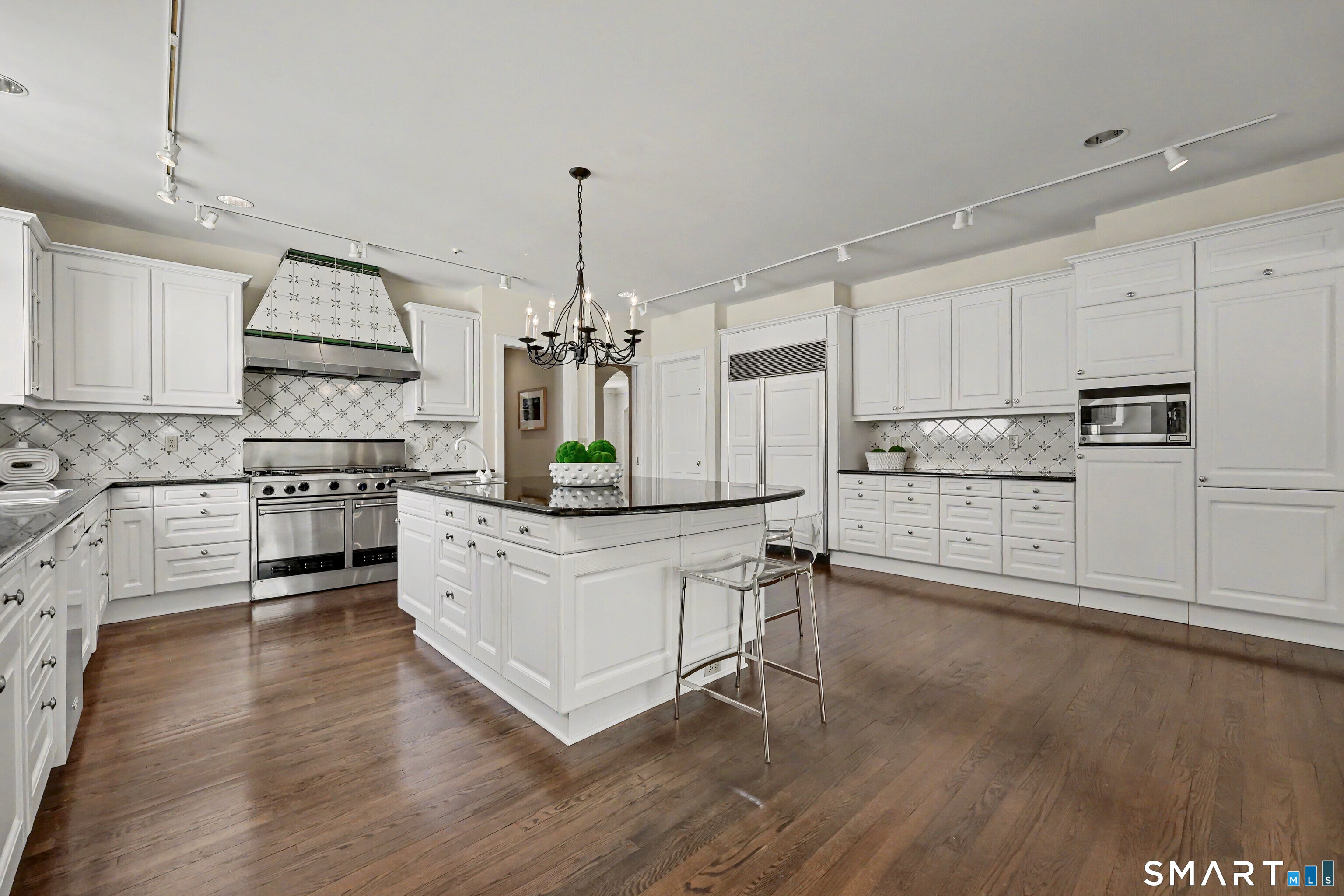 800 Verna Hill Road Fairfield, CT 06824 - Photo 18 of 39