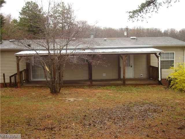 2016 Noahtown Road Thomasville, NC 27360 - Photo 2 of 6 Exterior Back.