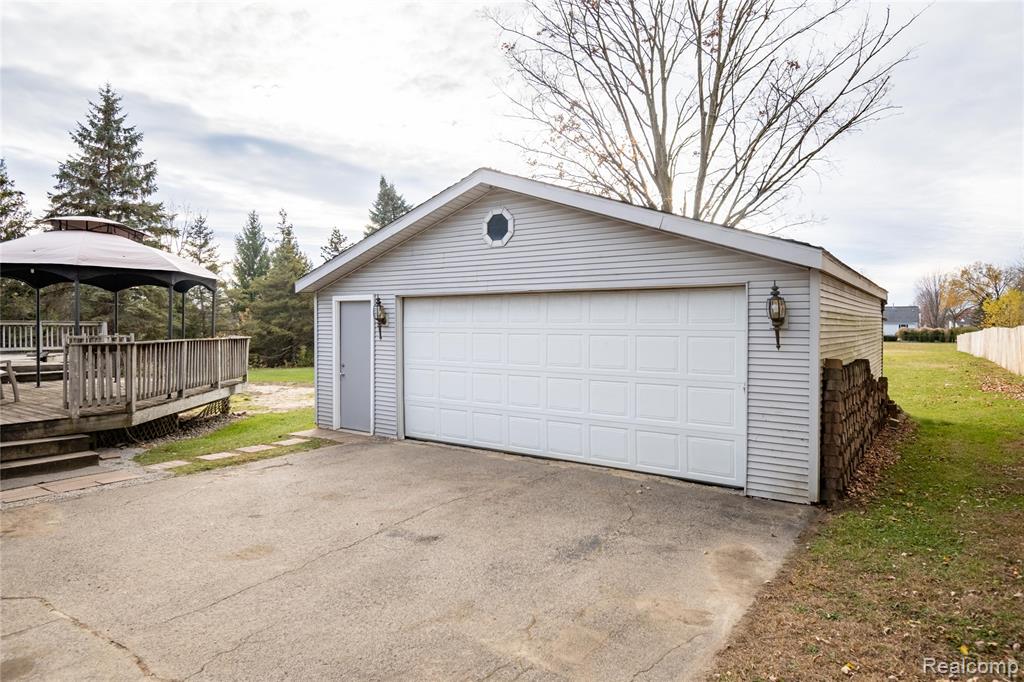 8354 Fenton Road Grand Blanc, MI 48439 - Photo 36 of 47 Gallery Image 36