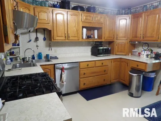 $390,000 | 4490 Brushy Creek Church Road, Galatia, IL 62935