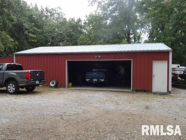 $390,000 | 4490 Brushy Creek Church Road, Galatia, IL 62935