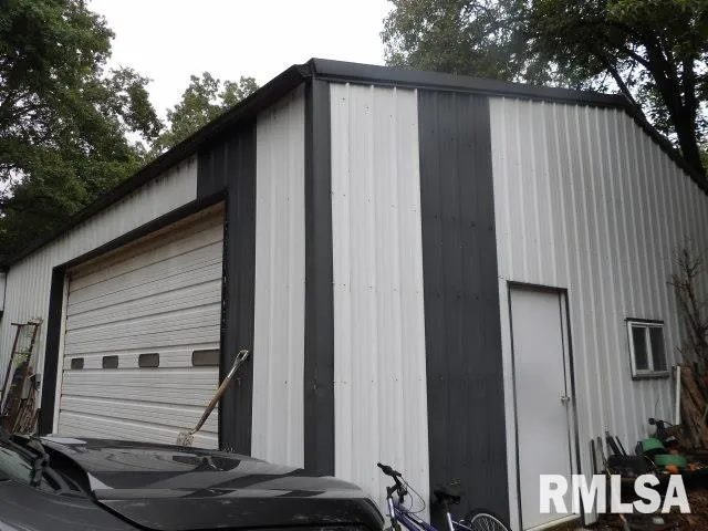 $390,000 | 4490 Brushy Creek Church Road, Galatia, IL 62935