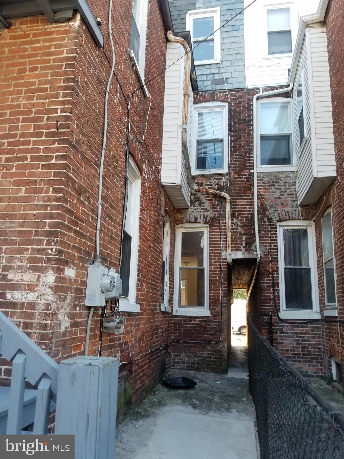 217 Irving Road York, PA 17403 - Photo 3 of 18 Gallery Image 3