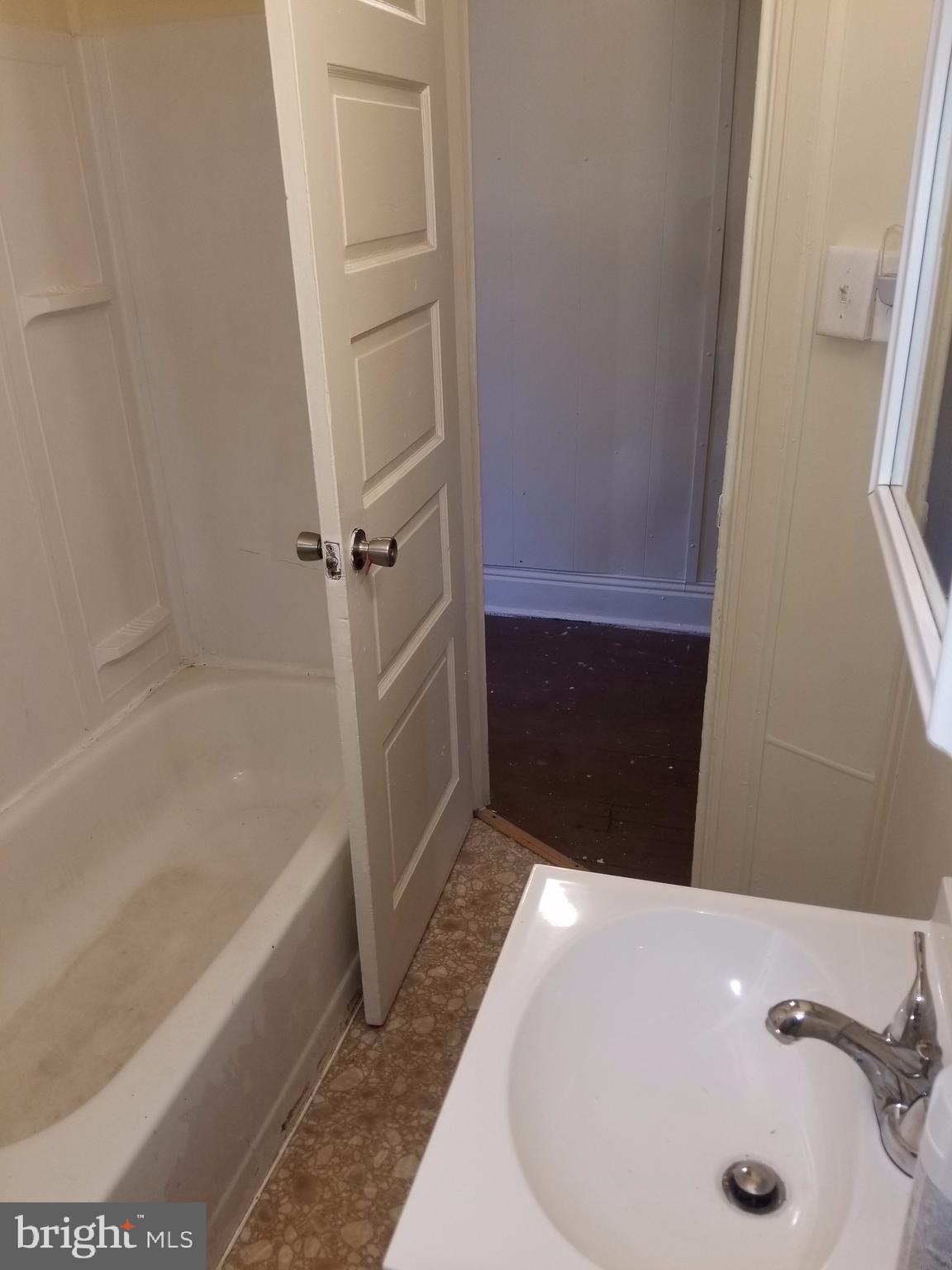 217 Irving Road York, PA 17403 - Photo 10 of 18 Gallery Image 10