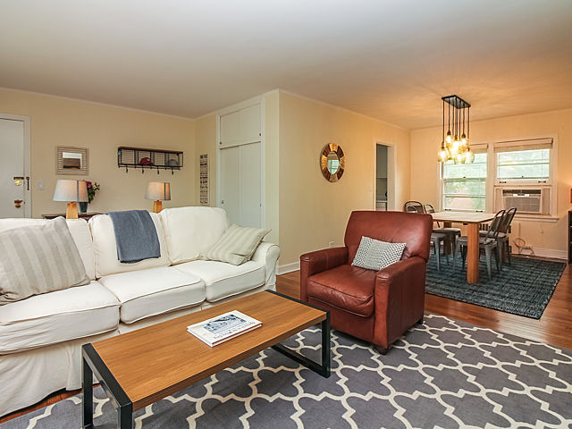 2543 Bennett Avenue, Unit 2 Evanston, IL 60201 - Photo 4 of 13