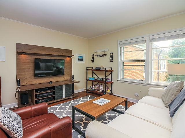 2543 Bennett Avenue, Unit 2 Evanston, IL 60201 - Photo 5 of 13