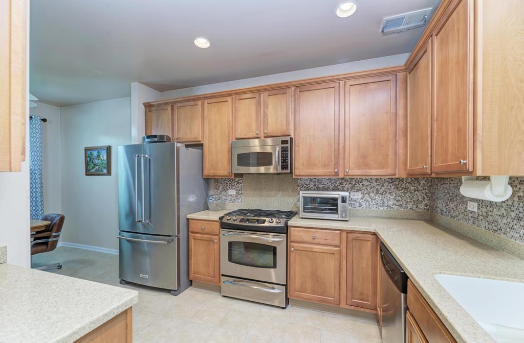 2886 Edgewater Drive Elgin, IL 60124 - Photo 6 of 31