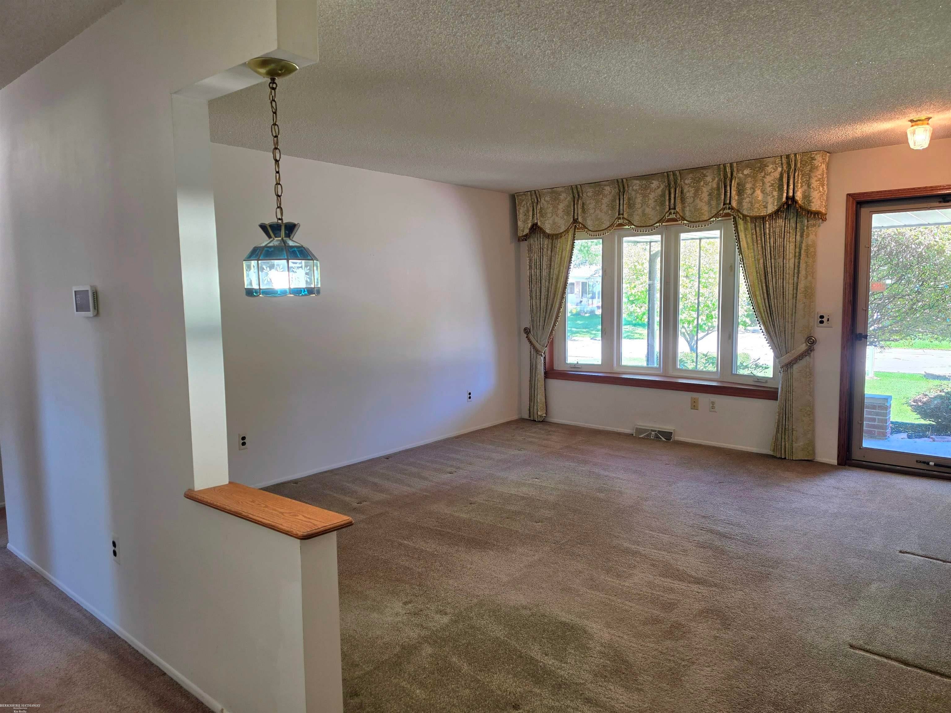 35163 Bobcean Road Clinton Township, MI 48035 - Photo 4 of 27 Gallery Image 4