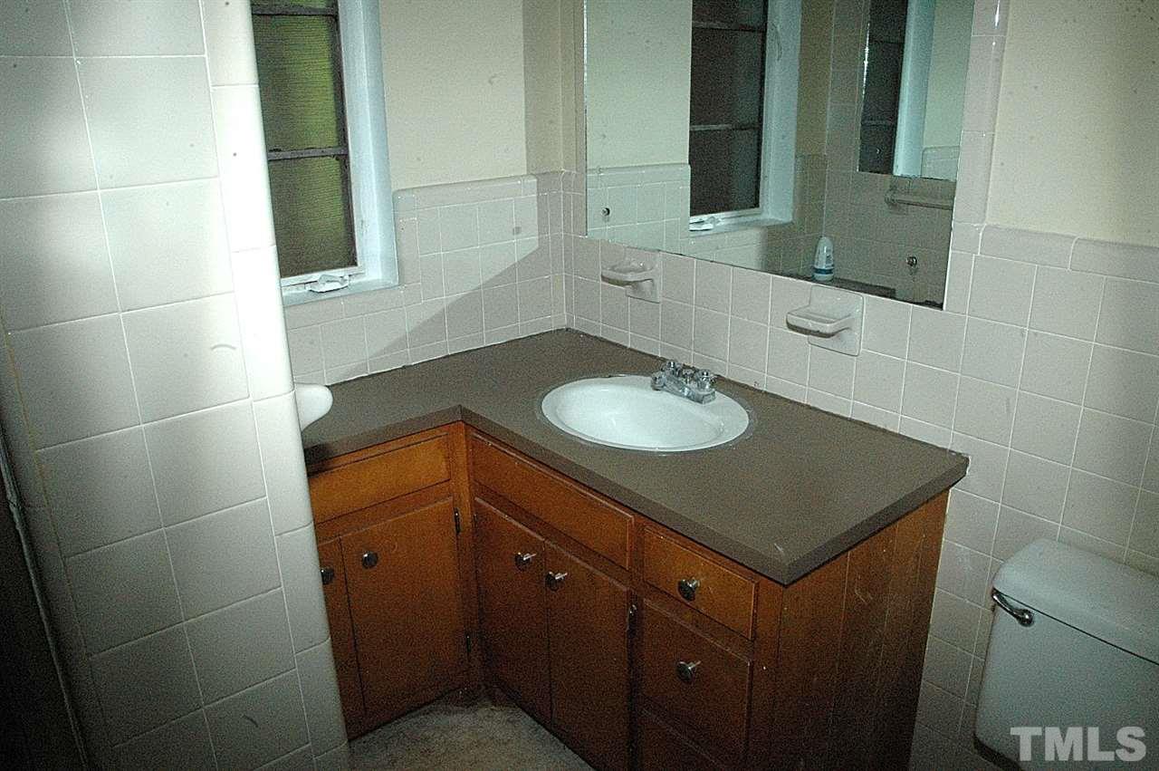 1615 Carbonton Road Sanford, NC 27330 - Photo 4 of 11