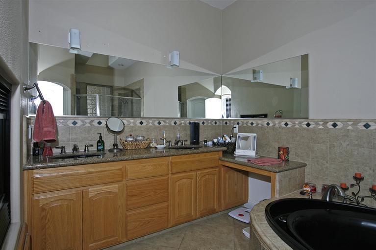 2416 Rodeo Street Selma, CA 93662 - Photo 17 of 99 Gallery Image 17