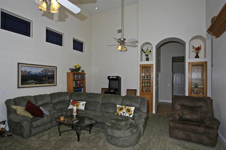 2416 Rodeo Street Selma, CA 93662 - Photo 3 of 99 Gallery Image 3