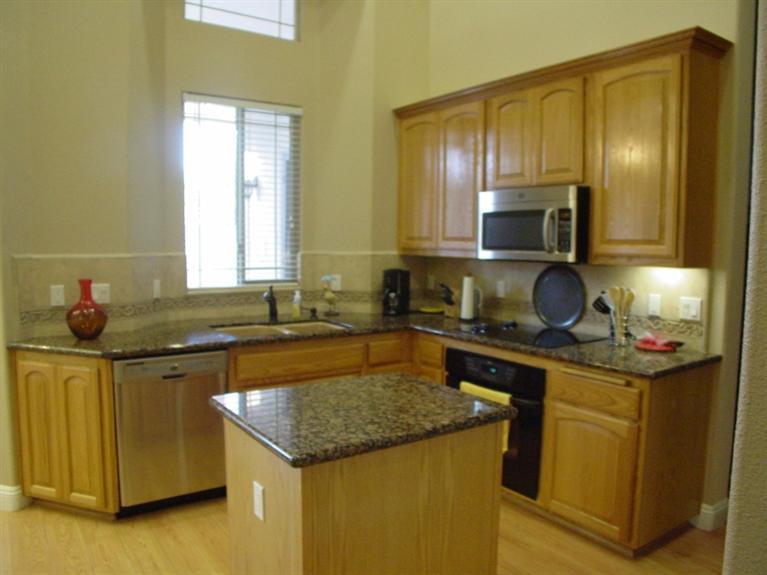 2416 Rodeo Street Selma, CA 93662 - Photo 38 of 99 Gourmet kitchen with island