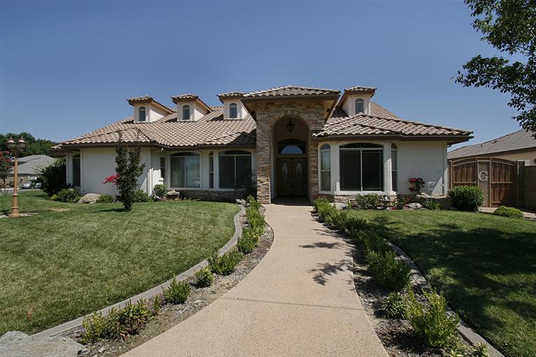 2416 Rodeo Street Selma, CA 93662 - Photo 5 of 99 Gallery Image 5