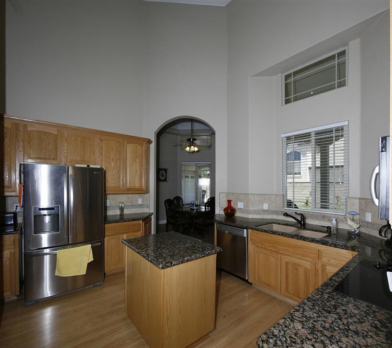 2416 Rodeo Street Selma, CA 93662 - Photo 9 of 99 Gallery Image 9