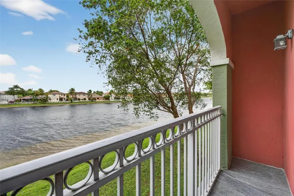 $2,800 | 11103 Northwest 83rd Street, Unit 204, Doral, FL 33178
