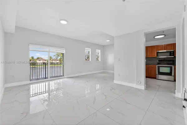 $2,800 | 11103 Northwest 83rd Street, Unit 204, Doral, FL 33178