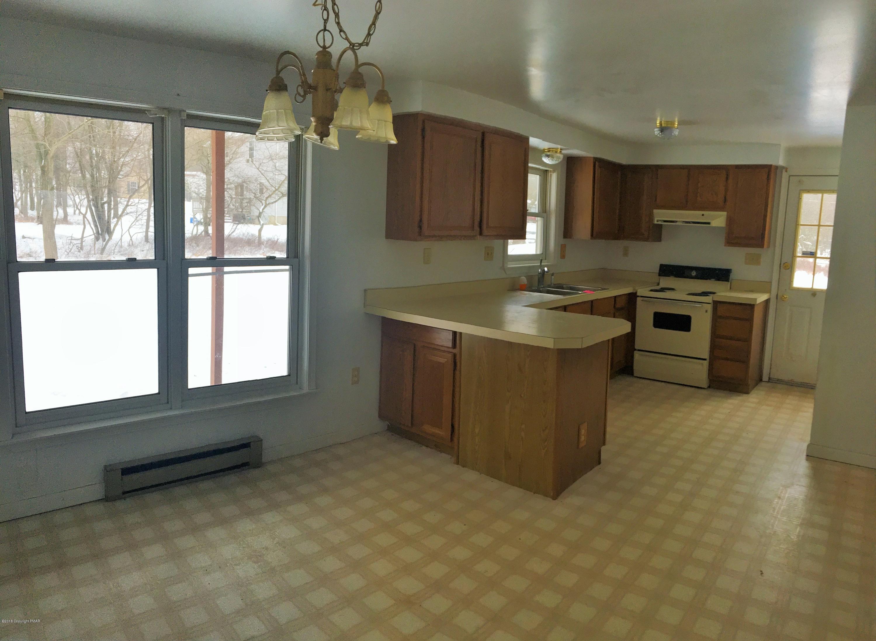 225 Ryan Road Blakeslee, PA 18610 - Photo 5 of 10 Photo Feb 19, 1 57 50 PM