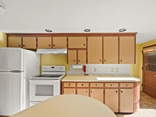 $450,000 | 5 Freetown Street, Lakeville, MA 02347