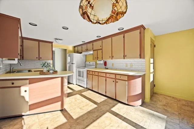 $450,000 | 5 Freetown Street, Lakeville, MA 02347