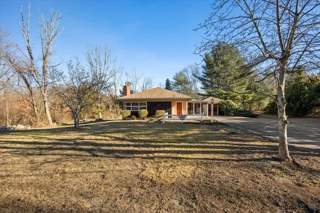 $450,000 | 5 Freetown Street, Lakeville, MA 02347