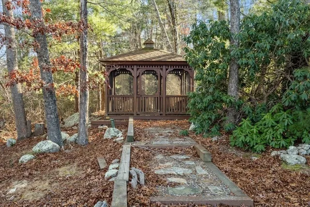 $450,000 | 5 Freetown Street, Lakeville, MA 02347